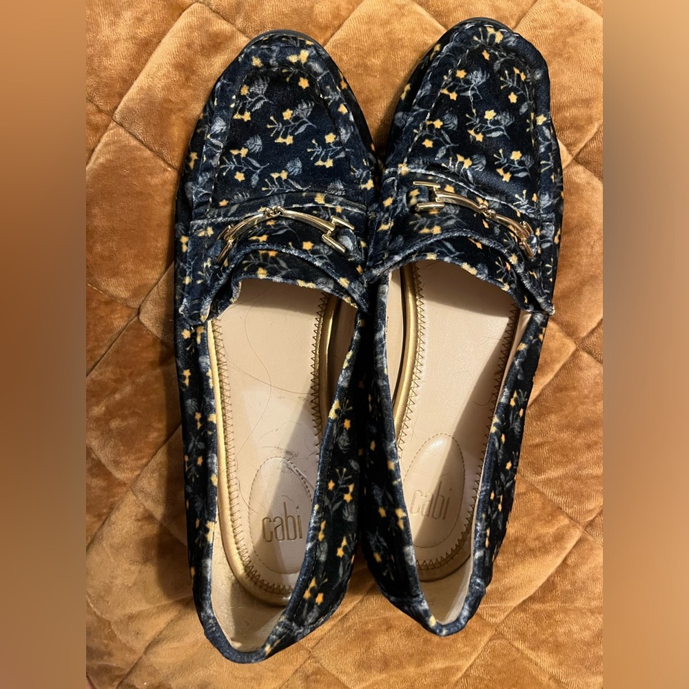 Cabi Carnaby blue and yellow velvet floral print loafers EUC